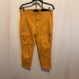 WHBM Mid-Rise Pret-A-Pedi Straight Crop Pants Size 8 NWT